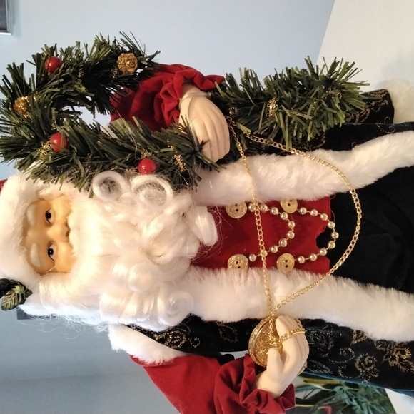 18" Santa - Picture 3 of 4